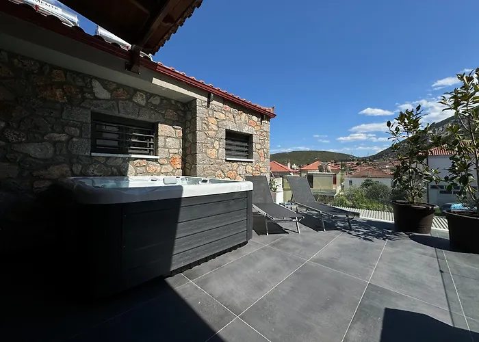 Amfikleias Earth Houses