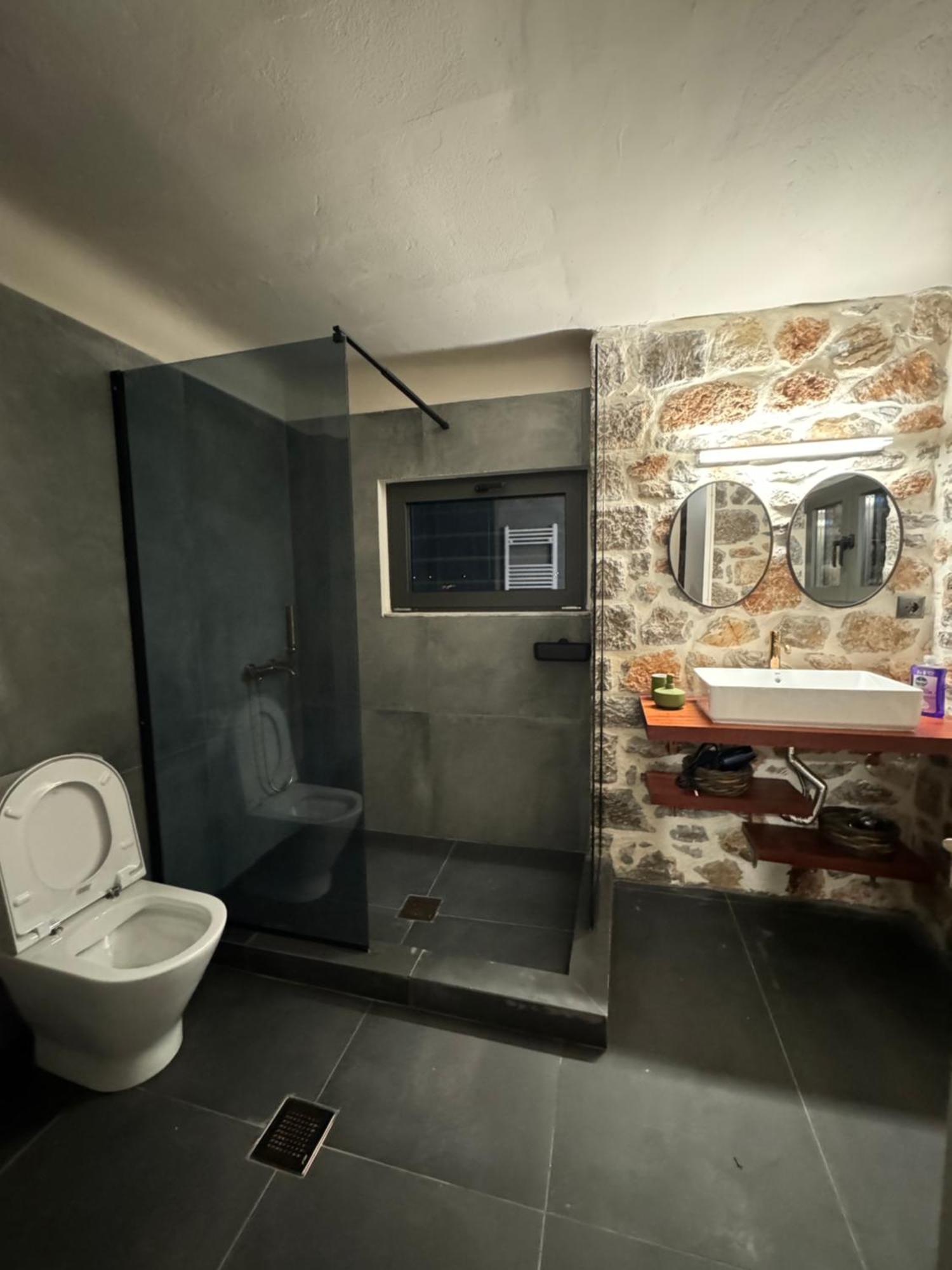 Amfikleias Earth Appartement